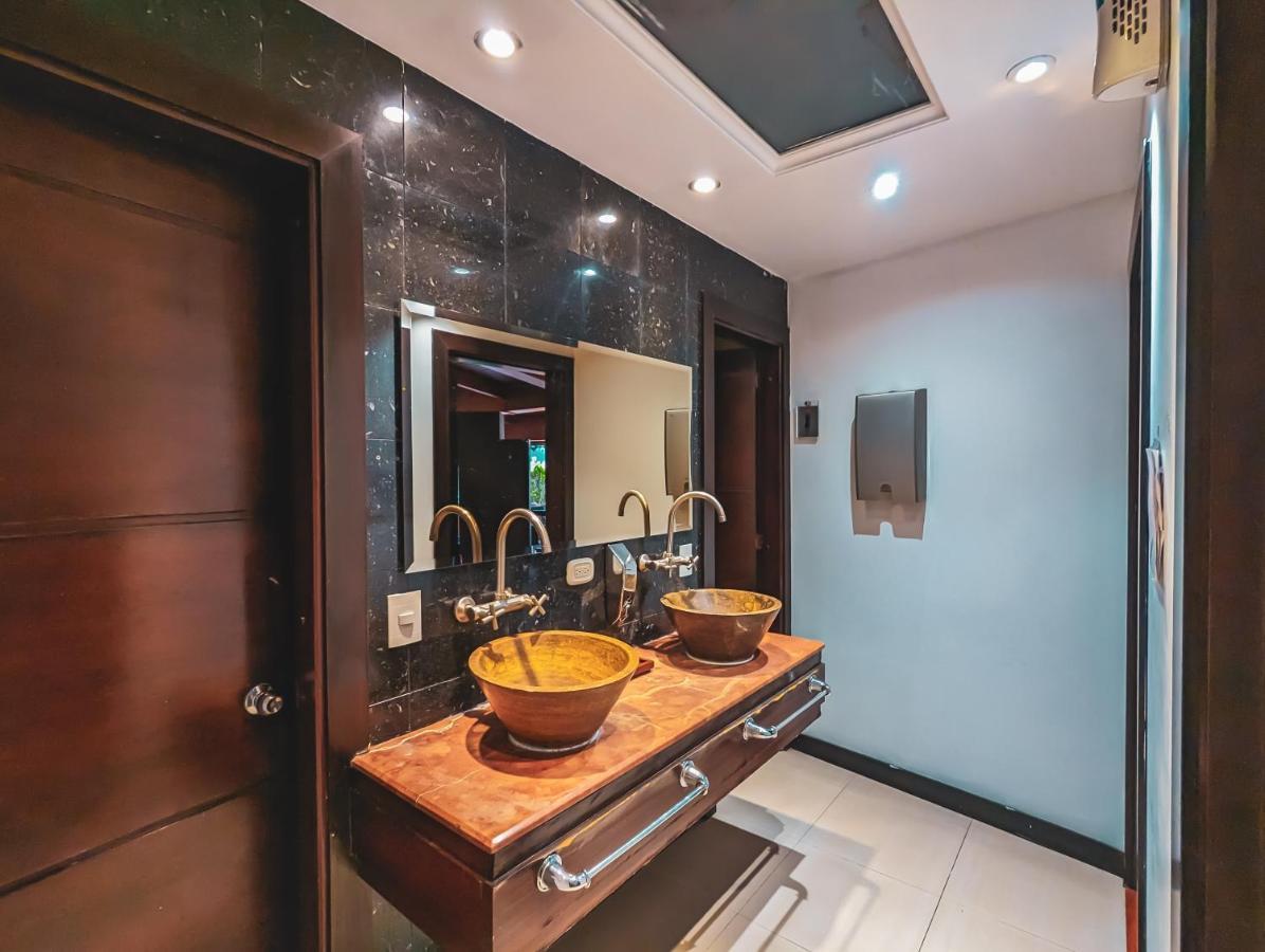 Hotel Charlotte Suite 26 Богота Экстерьер фото