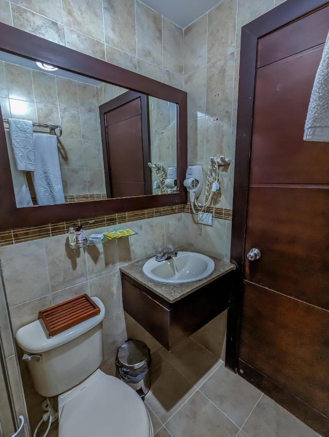 Hotel Charlotte Suite 26 Богота Экстерьер фото